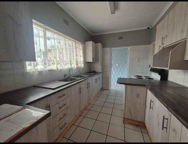 3 BEDROOM HOUSE FOR SALE IN SONLAND PARK